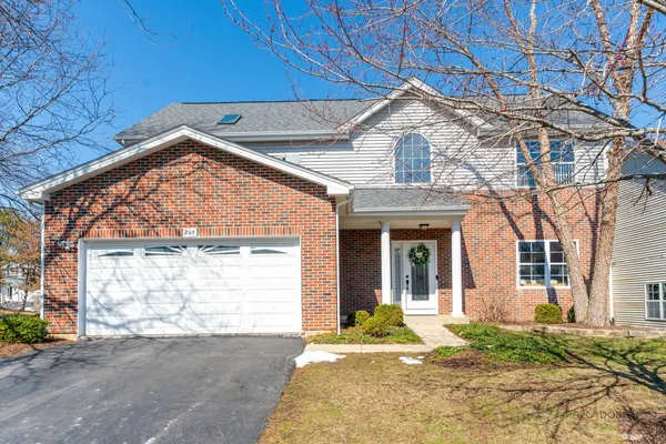 $419,900 | 204 North Crooked Lake Lane, Lindenhurst, IL 60046