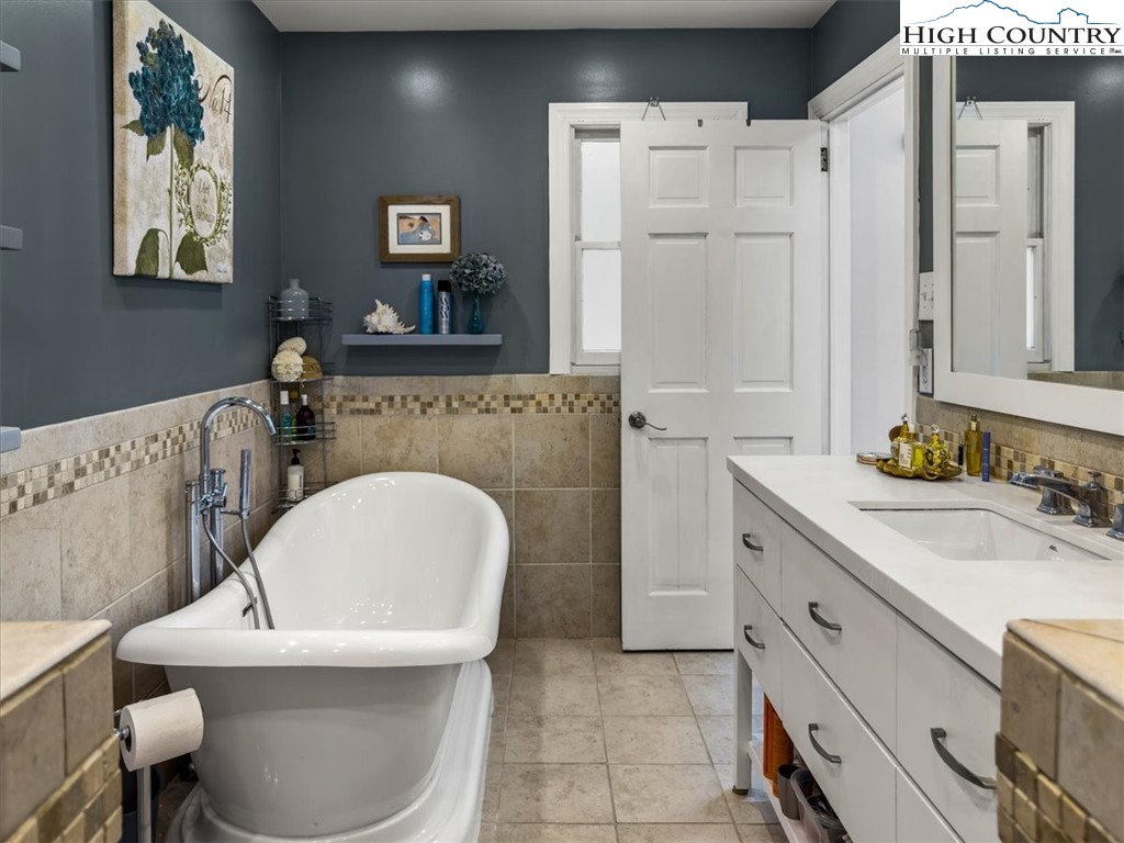 438 Glade Valley Road Glade Valley, NC 28627 - Photo 30 of 50