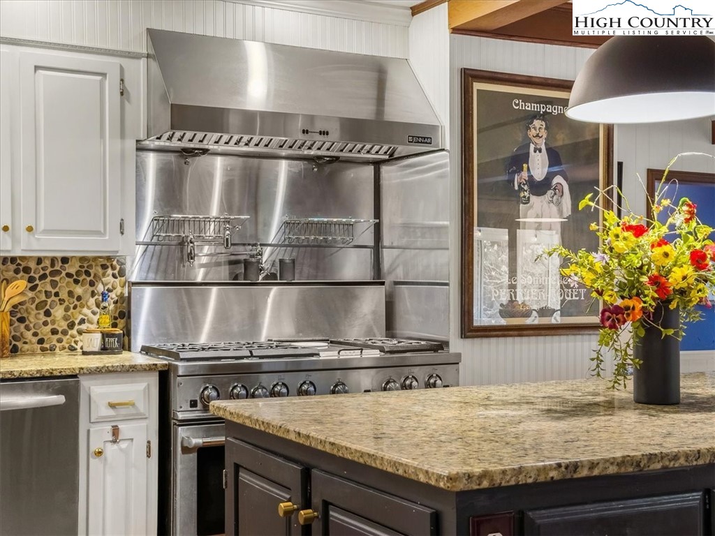 438 Glade Valley Road Glade Valley, NC 28627 - Photo 4 of 50