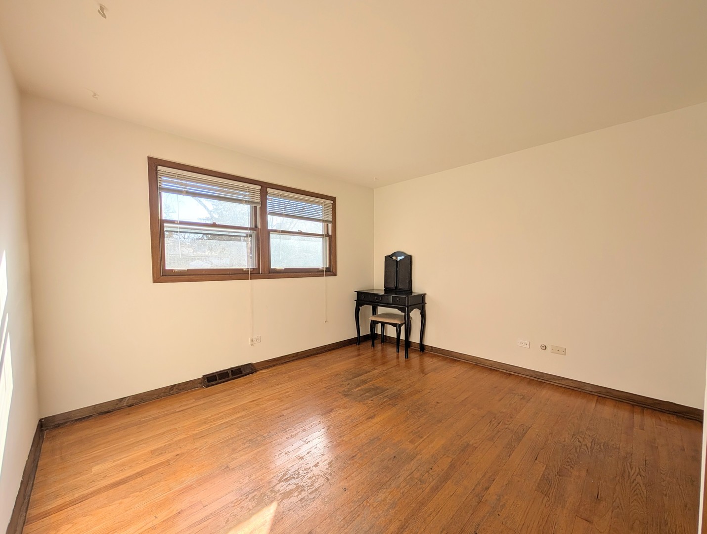 12101 South Coach Road Palos Heights, IL 60463 - Photo 14 of 26 Gallery Image 14