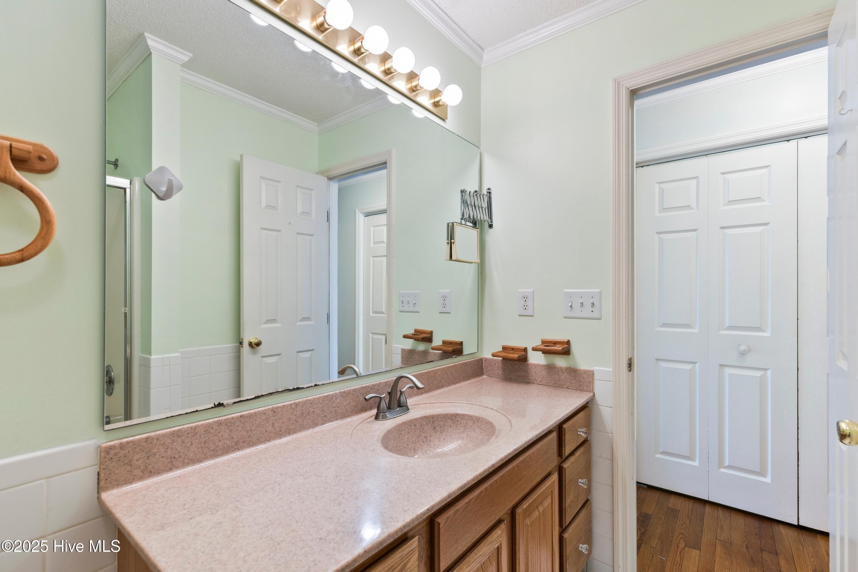 1501 Field View Road Wilmington, NC 28411 - Photo 42 of 57 Hall bathroom.