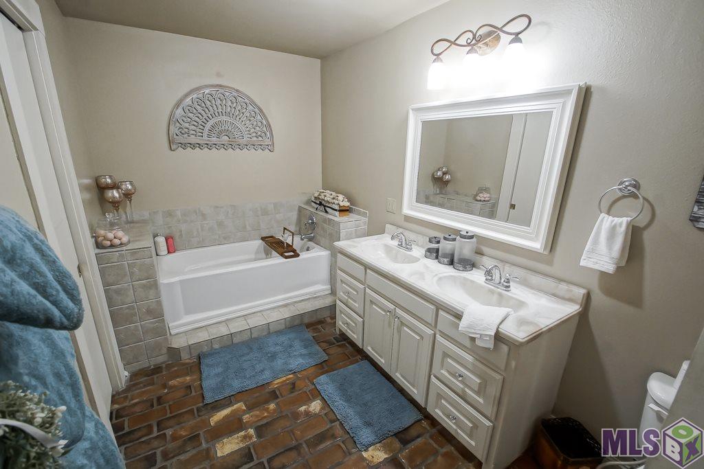13109 Templet Road St. Amant, LA 70774 - Photo 22 of 34 Gallery Image 22