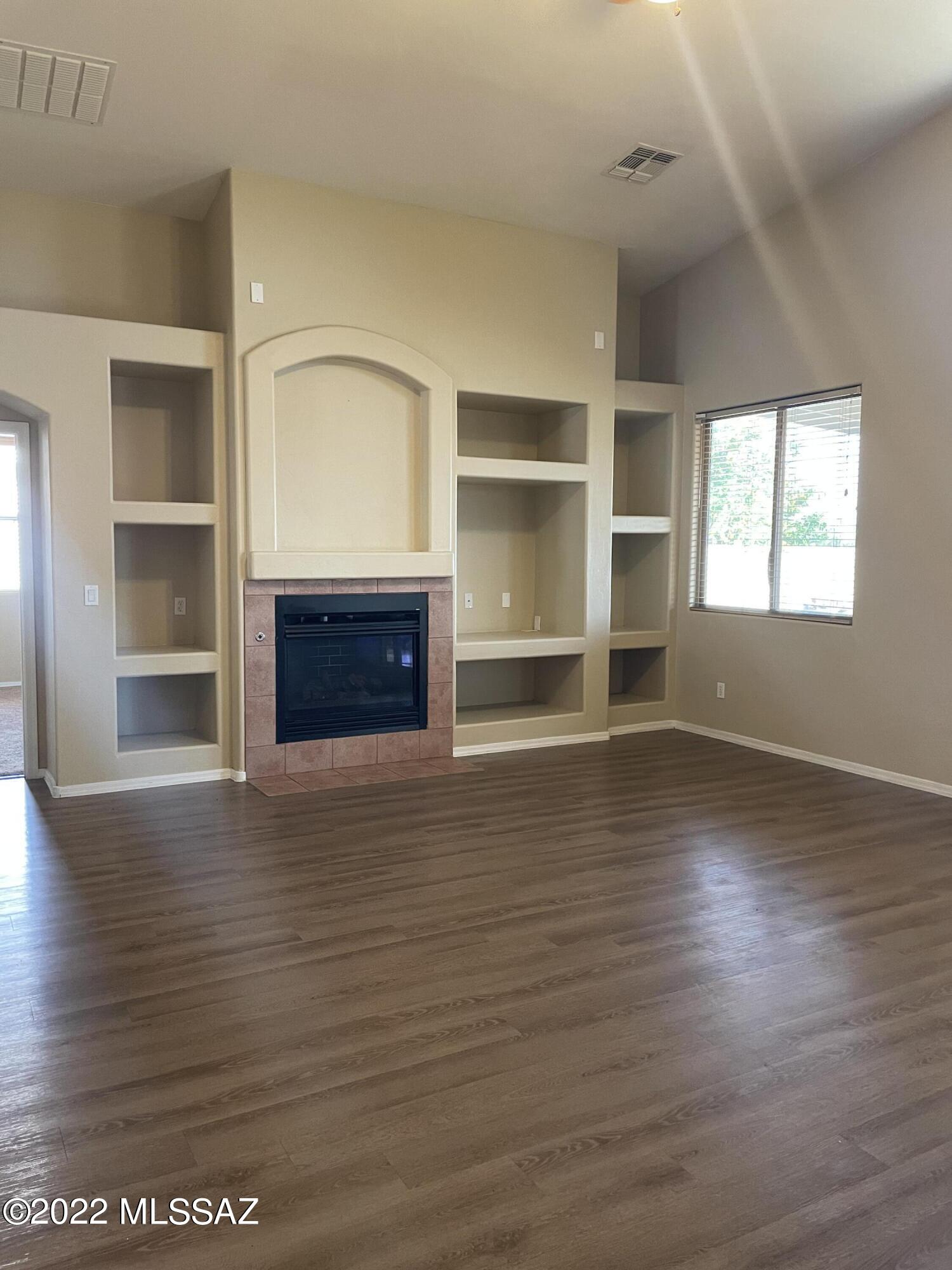 5571 West Red Rock Ridge Street Tucson, AZ 85742 - Photo 3 of 9