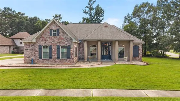 $525,000 | 1311 Ave Des Marquis, Covington, LA 70433