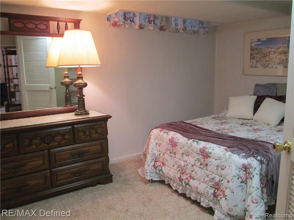 827 Langdon Court Rochester, MI 48307 - Photo 22 of 28 Lower Level 4th bedroom