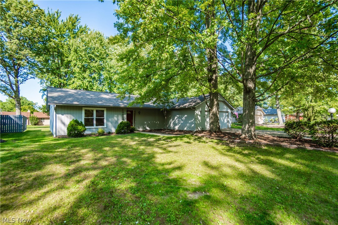 10806 Gate Post Road Strongsville, OH 44149 - Photo 2 of 33 Gallery Image 2