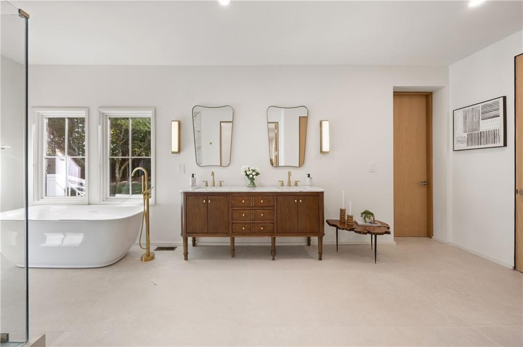 1120 Heards Ferry Road Northwest Sandy Springs, GA 30328 - Photo 37 of 66 Gallery Image 37
