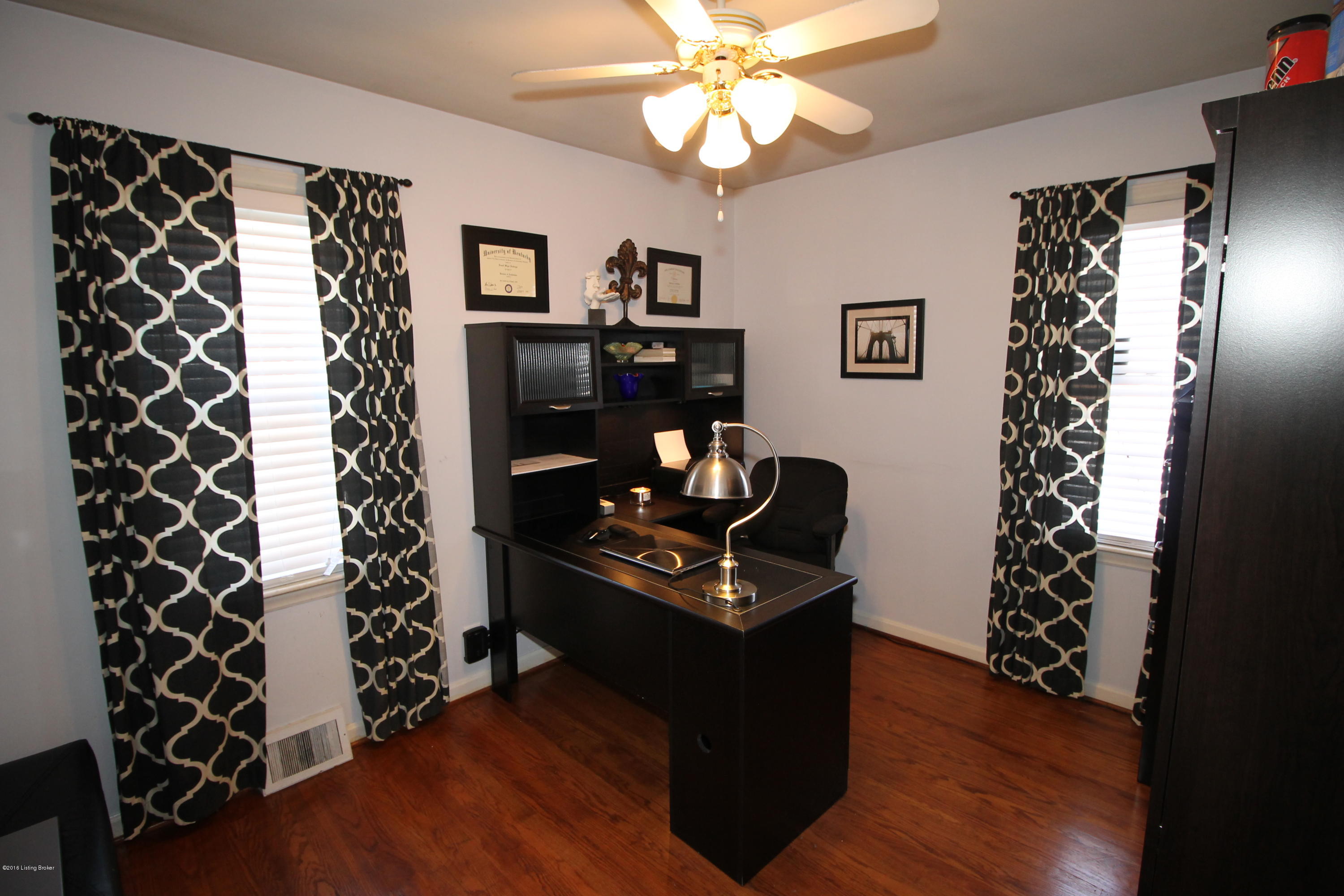 4521 Fox Run Road Louisville, KY 40207 - Photo 20 of 33 IMG_1442