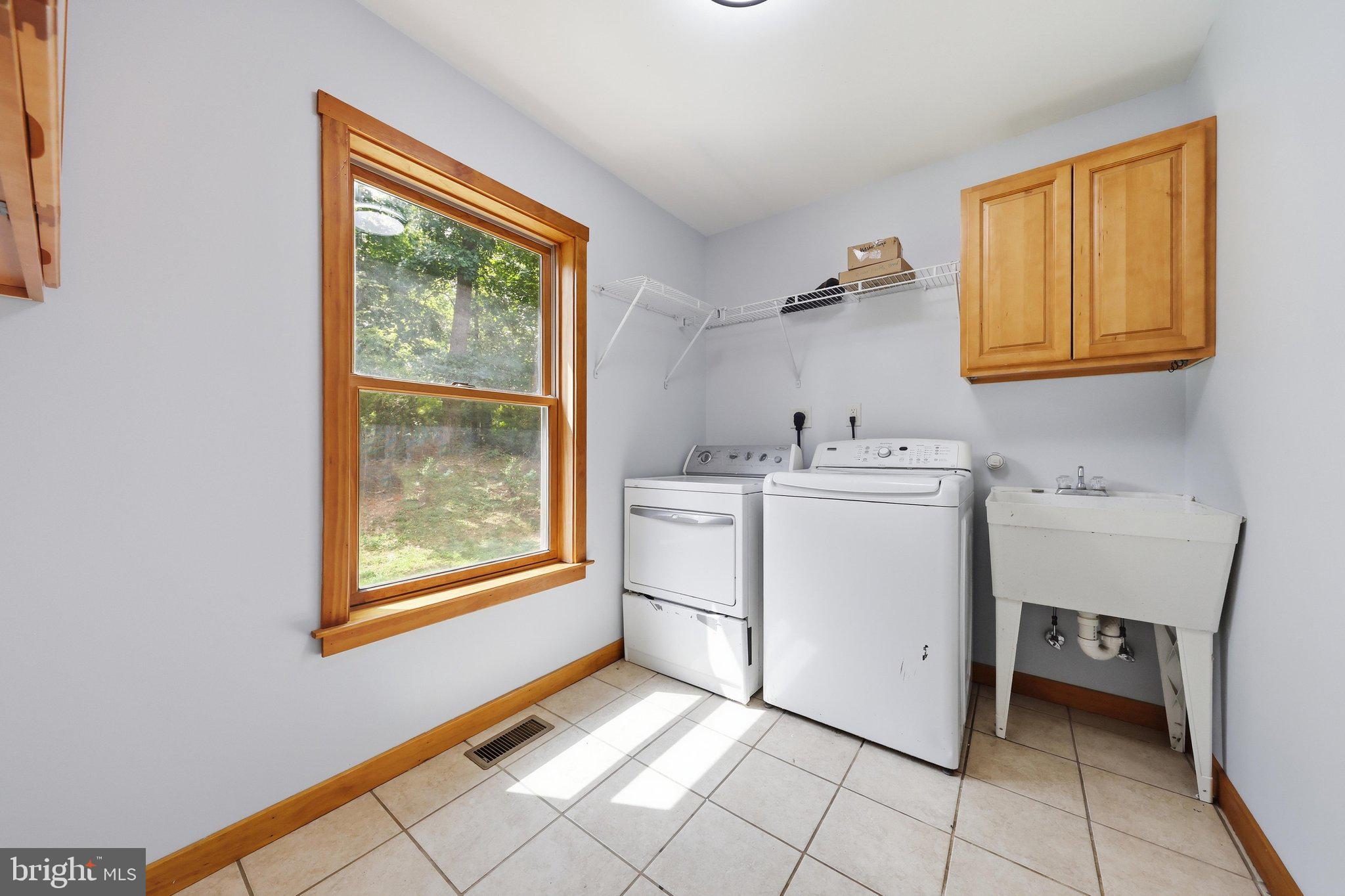 14330 Liberty Road Mount Airy, MD 21771 - Photo 35 of 66 Laundry Room