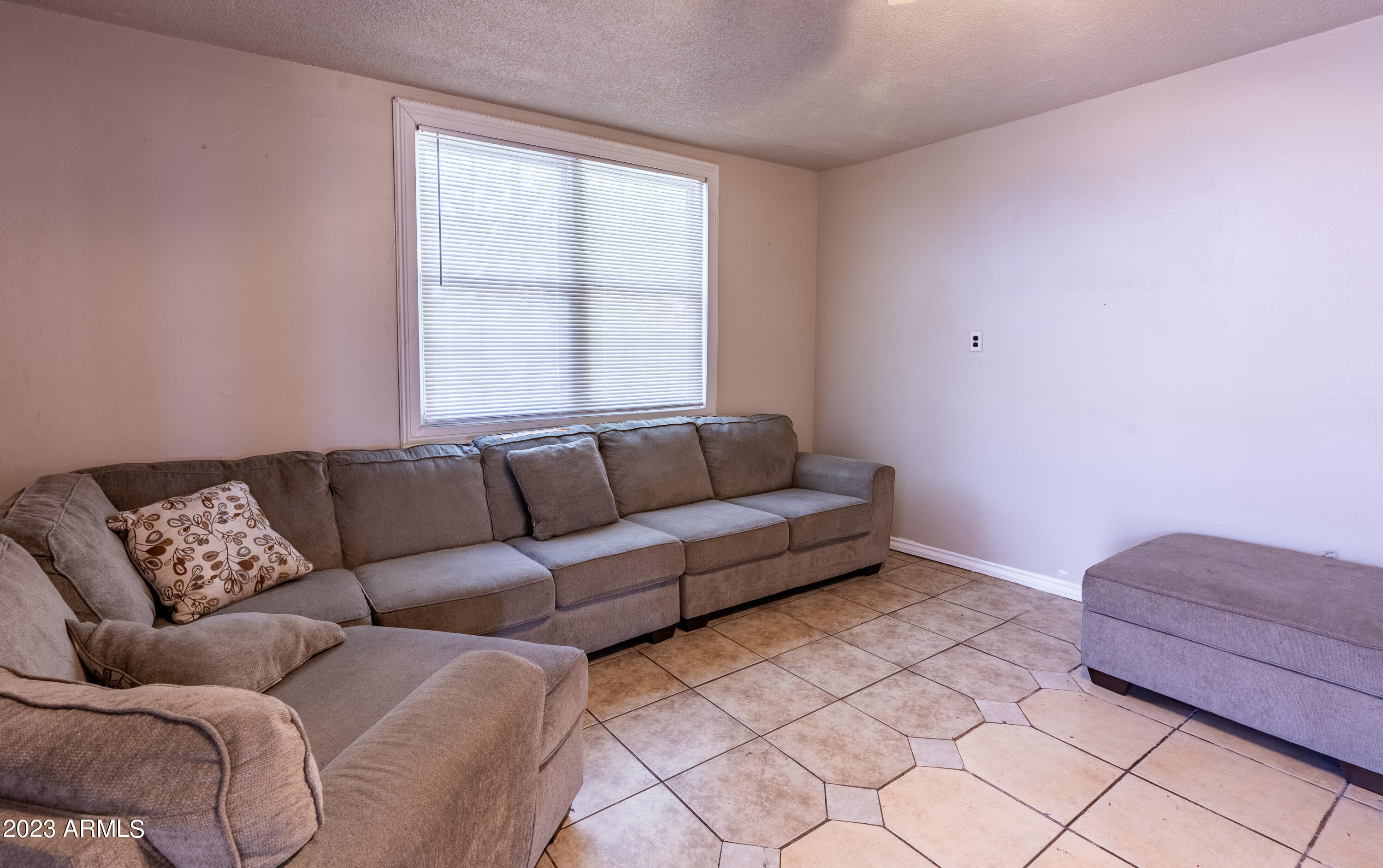 4936 West Osborn Road Phoenix, AZ 85031 - Photo 13 of 26 20230303-DSC08842-HDR