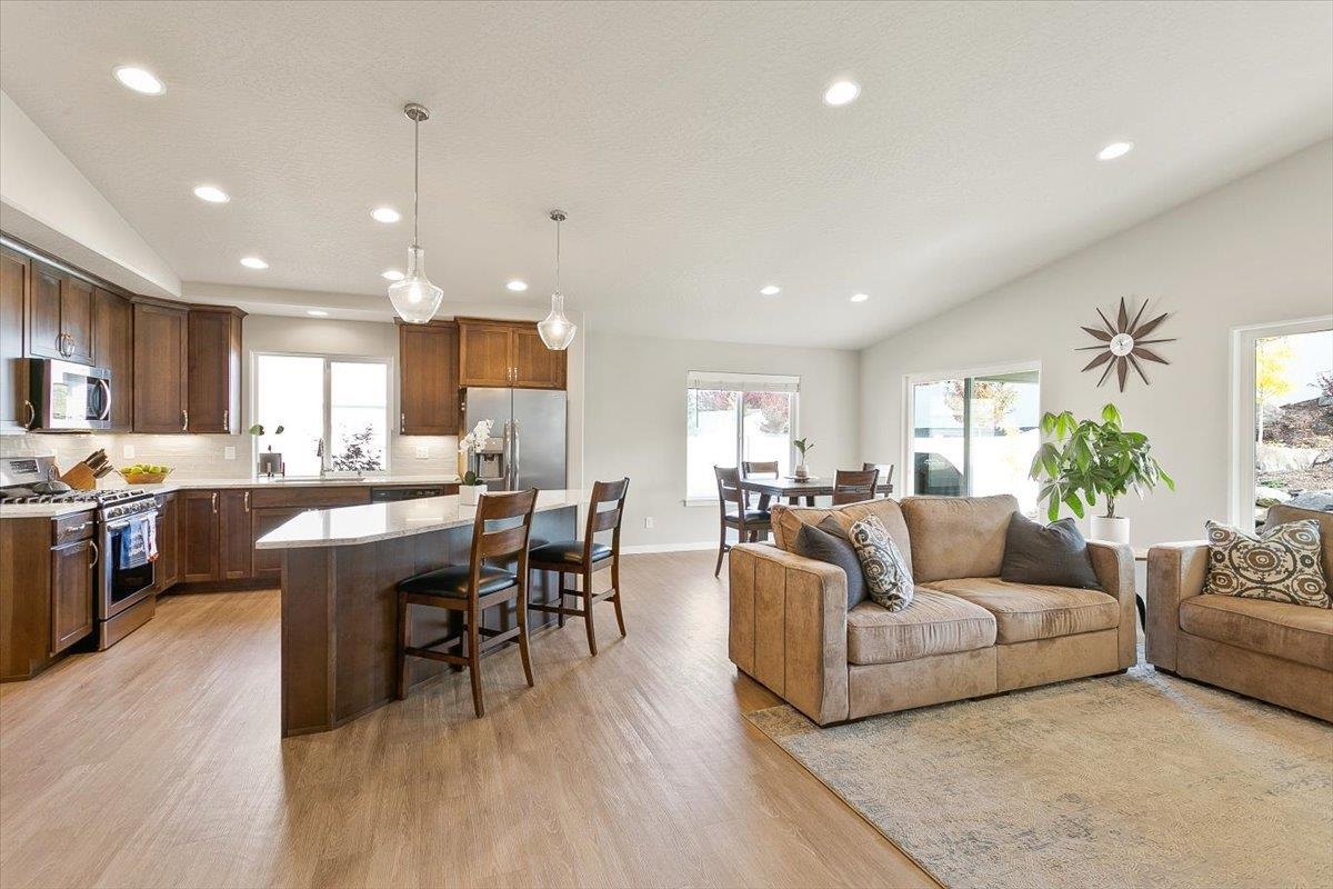 7025 South Pheasant Ridge Drive Spokane, WA 99224 - Photo 11 of 38 Gallery Image 11
