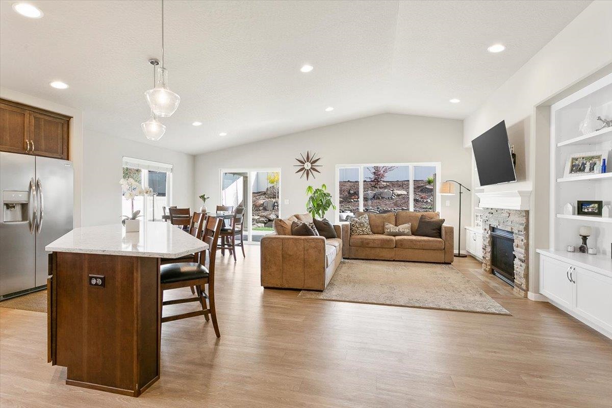 7025 South Pheasant Ridge Drive Spokane, WA 99224 - Photo 5 of 38 Gallery Image 5