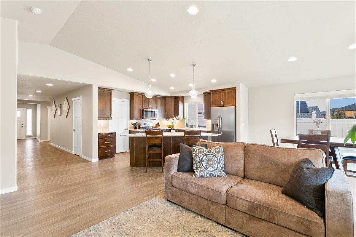 7025 South Pheasant Ridge Drive Spokane, WA 99224 - Photo 6 of 38 Gallery Image 6