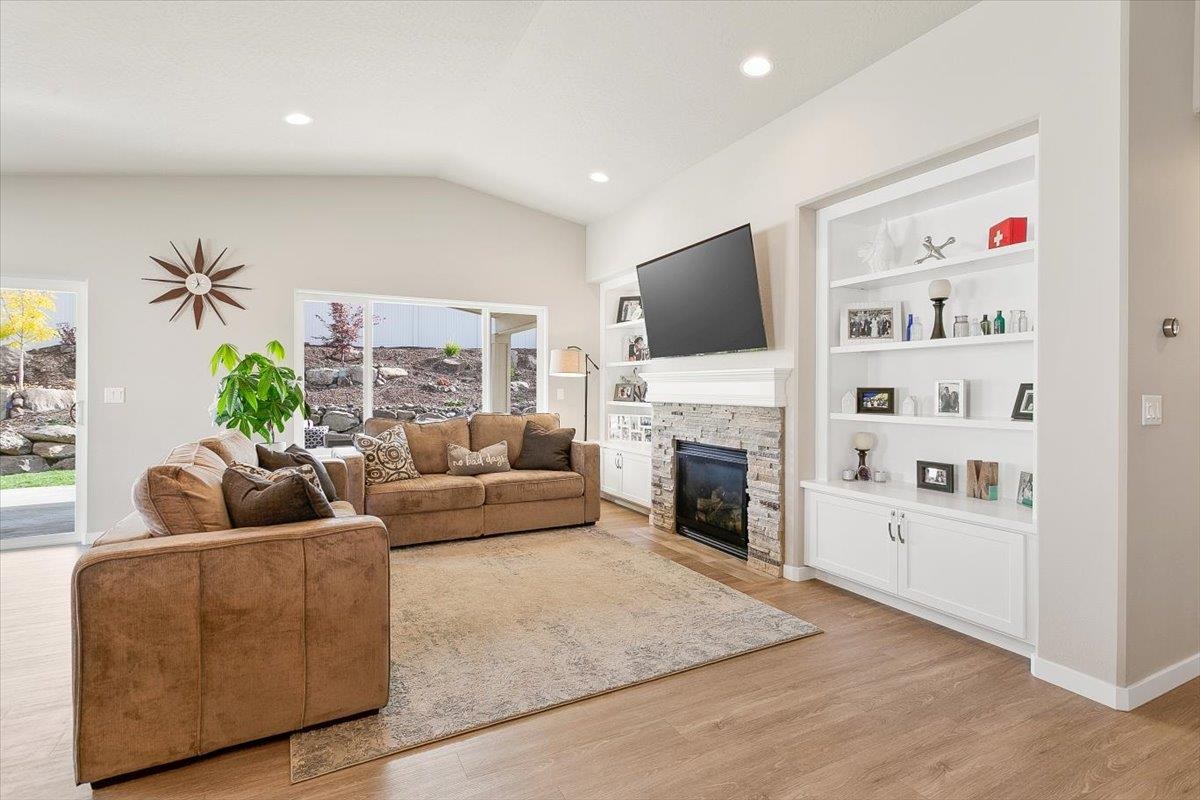 7025 South Pheasant Ridge Drive Spokane, WA 99224 - Photo 7 of 38 Gallery Image 7