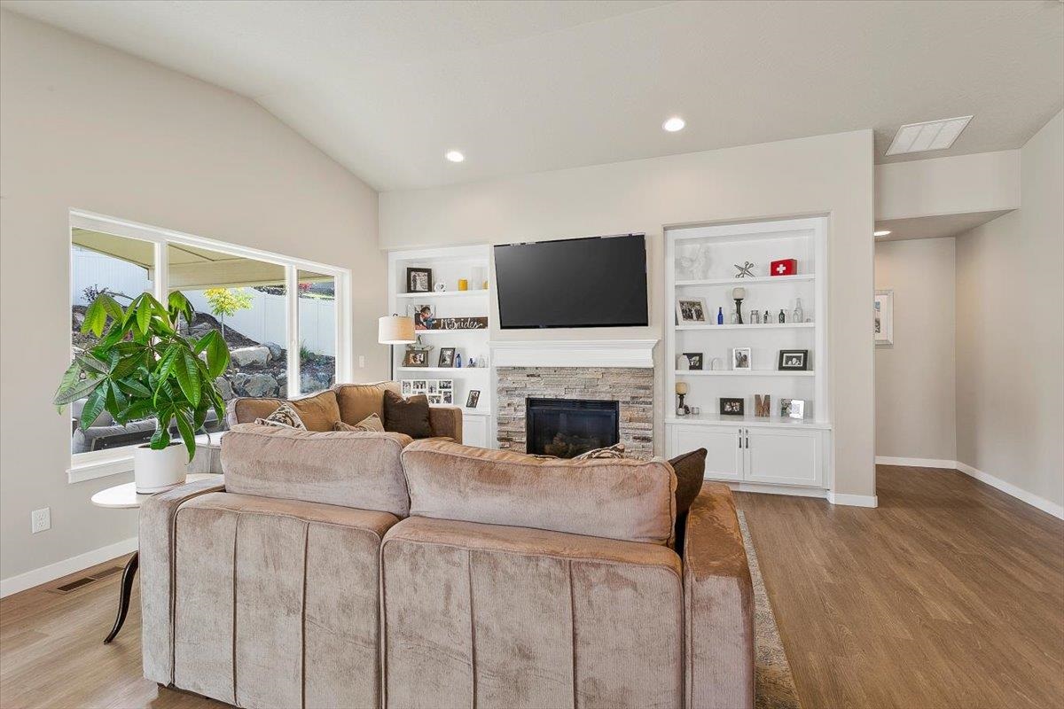 7025 South Pheasant Ridge Drive Spokane, WA 99224 - Photo 9 of 38 Gallery Image 9