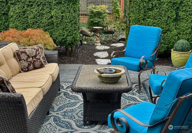 $950,000 | 1310 Greenway Place, Freeland, WA 98249