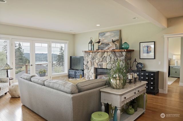 $950,000 | 1310 Greenway Place, Freeland, WA 98249