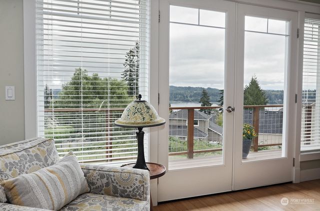 $950,000 | 1310 Greenway Place, Freeland, WA 98249