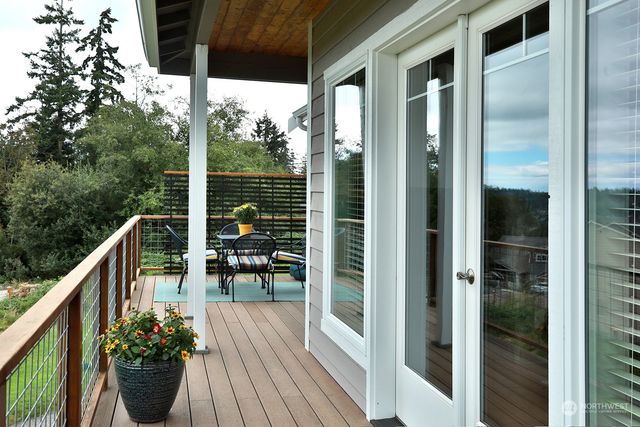 $950,000 | 1310 Greenway Place, Freeland, WA 98249