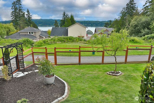 $950,000 | 1310 Greenway Place, Freeland, WA 98249