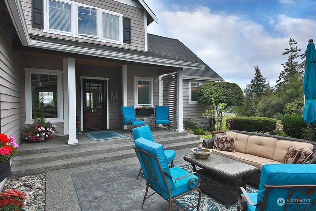$950,000 | 1310 Greenway Place, Freeland, WA 98249