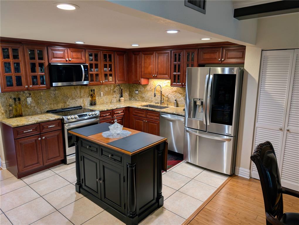9897 Southwest 88th Court Road, Unit P Ocala, FL 34481 - Photo 7 of 37
