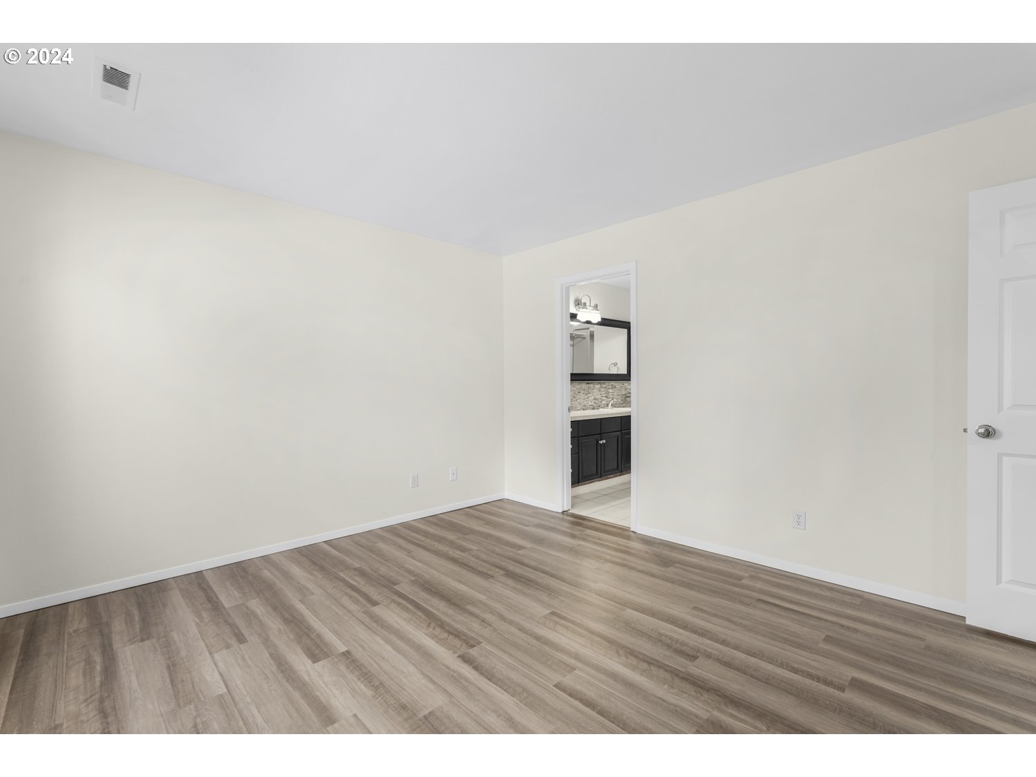 8770 Northeast Rockspring Street Hillsboro, OR 97006 - Photo 13 of 29 Gallery Image 13