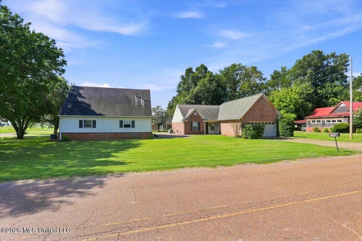 1744 Old Commerce Road Robinsonville, MS 38664 - Photo 5 of 40 05-IMG_0821_2_3_4_5_autoremove_51635197_