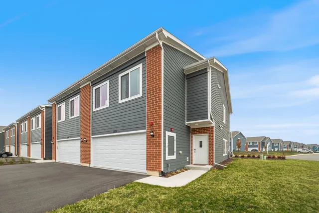 $335,000 | 1220 Gillespie Lane, Yorkville, IL 60560