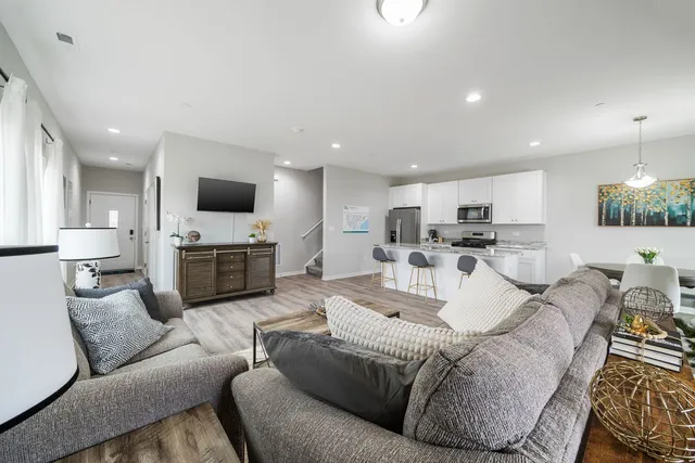 $335,000 | 1220 Gillespie Lane, Yorkville, IL 60560