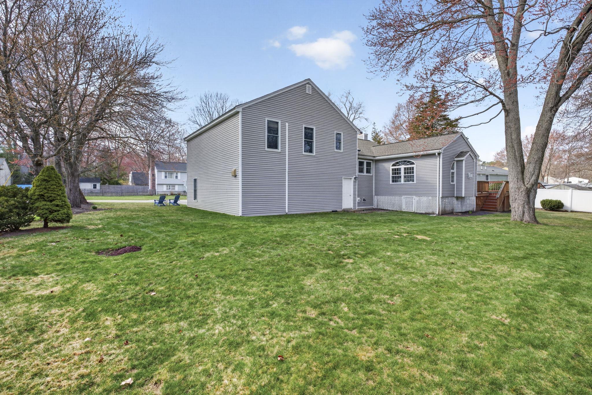21 Hedman Avenue Hampton, NH 03842 - Photo 5 of 60