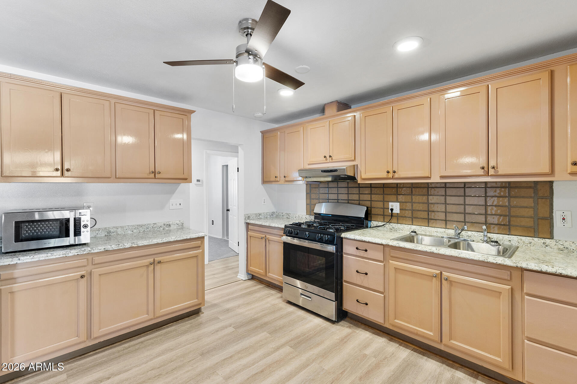 1012 South Price Road Tempe, AZ 85281 - Photo 17 of 50 Kitchen