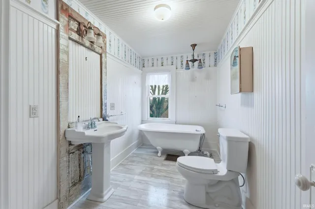 $425,000 | 3192 County Road 800 South, Unit 2, La Fontaine, IN 46940