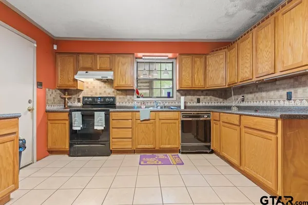 $525,000 | 1193 Cowpen Road, Karnack, TX 75661