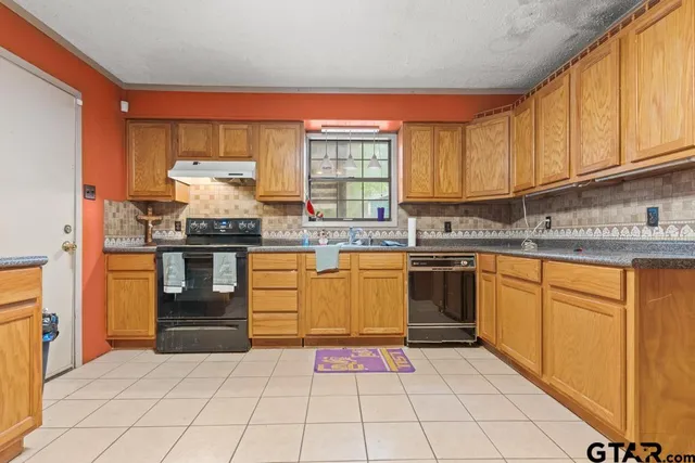 $525,000 | 1193 Cowpen Road, Karnack, TX 75661