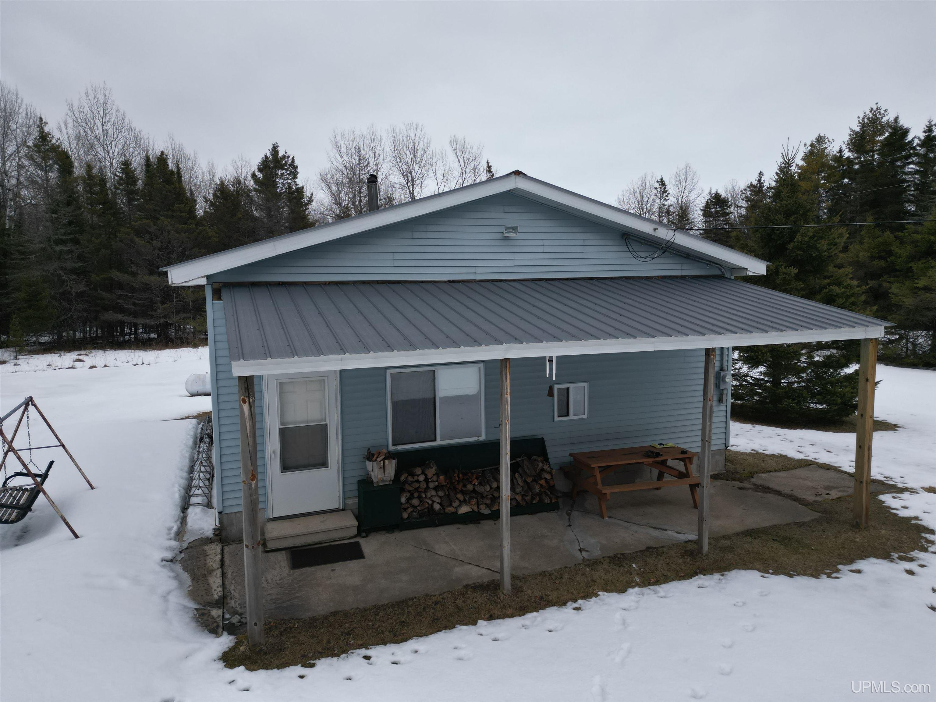 11128 Co Road Rapid River, MI 49878 - Photo 3 of 97