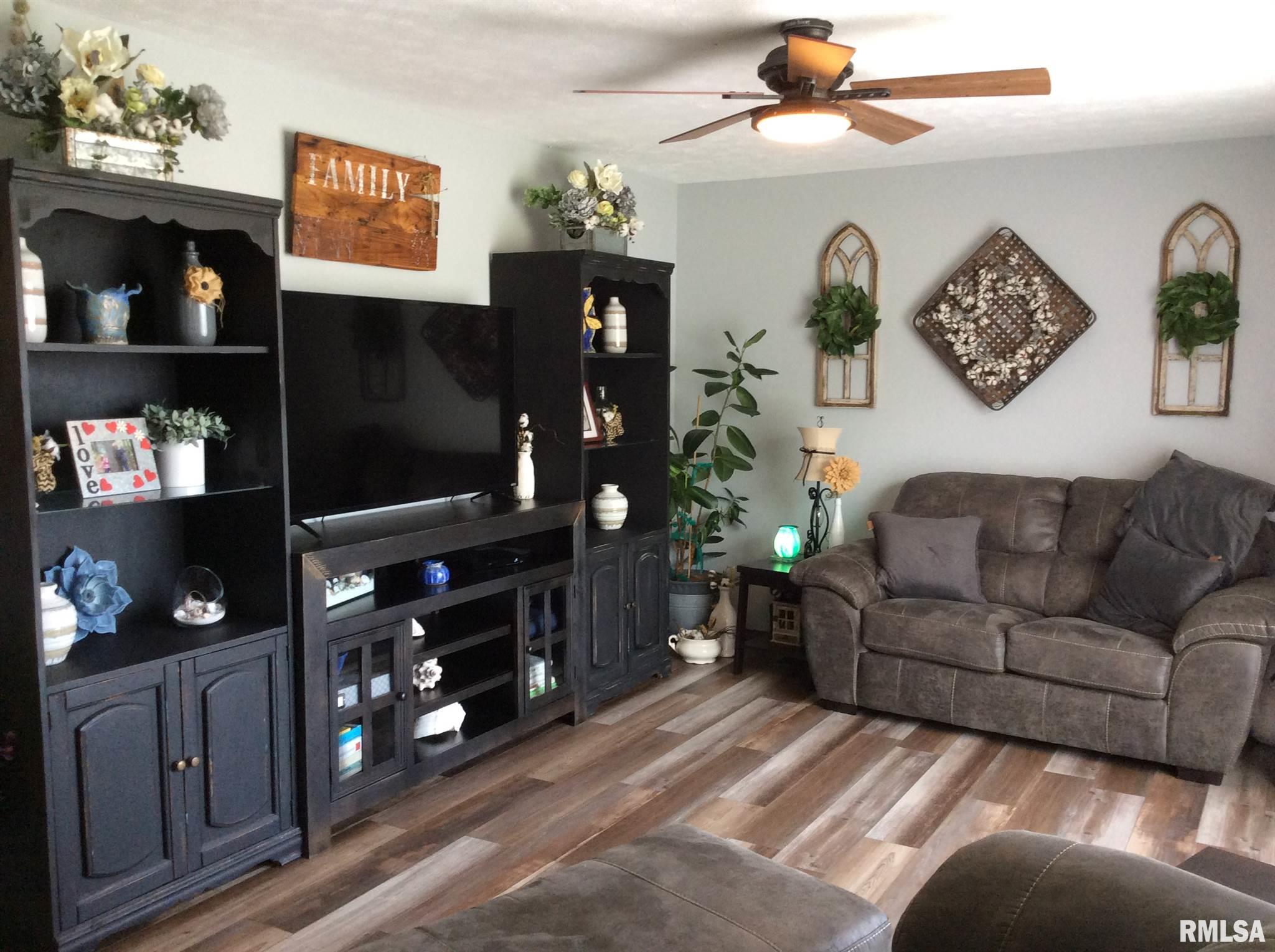 308 Dix-Irving Road Dix, IL 62830 - Photo 2 of 50 Gallery Image 2