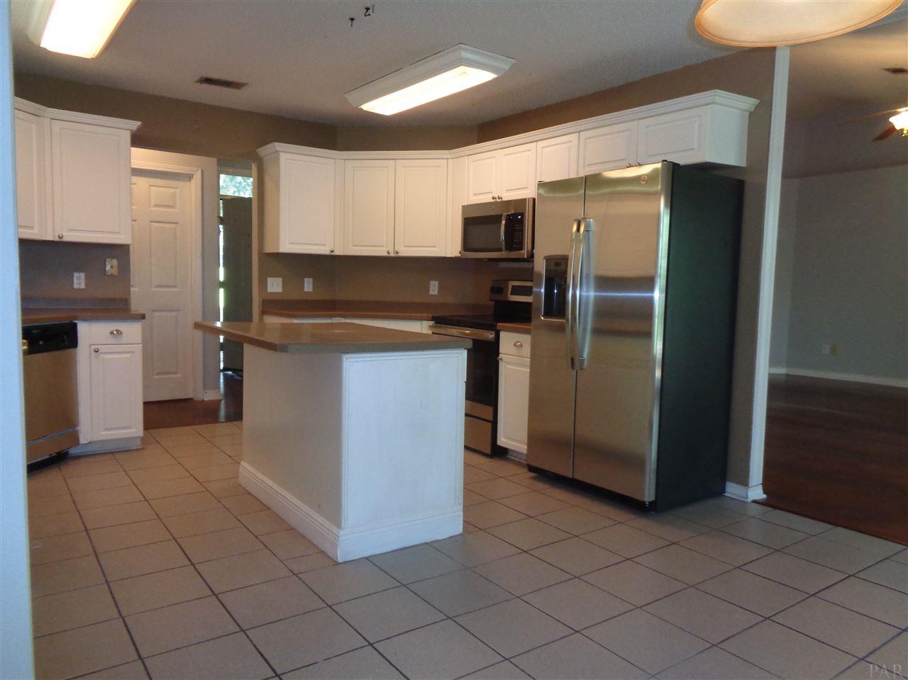 3014 East Kingsfield Road Pensacola, FL 32514 - Photo 5 of 36 Gallery Image 5