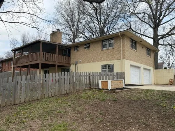 $340,000 | 904 Ridgeway Drive, Liberty, MO 64068