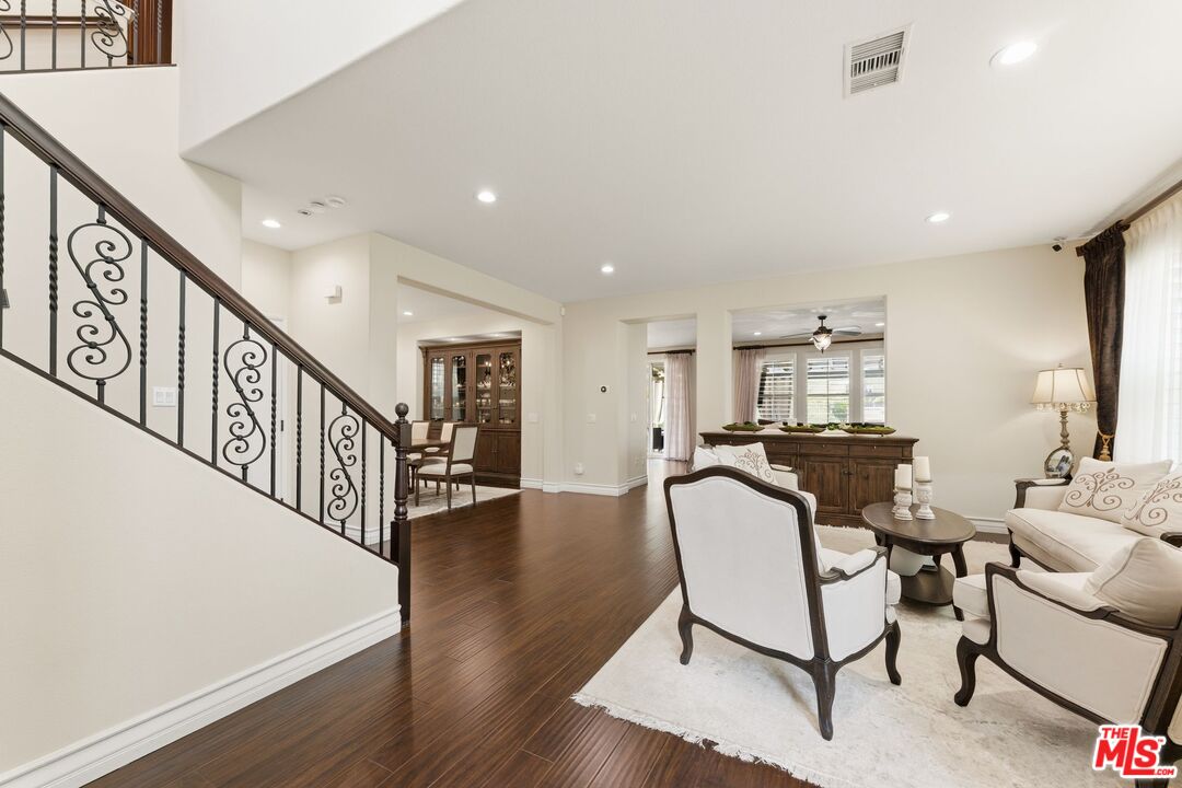 11564 Apulia Court Porter Ranch, CA 91326 - Photo 8 of 52