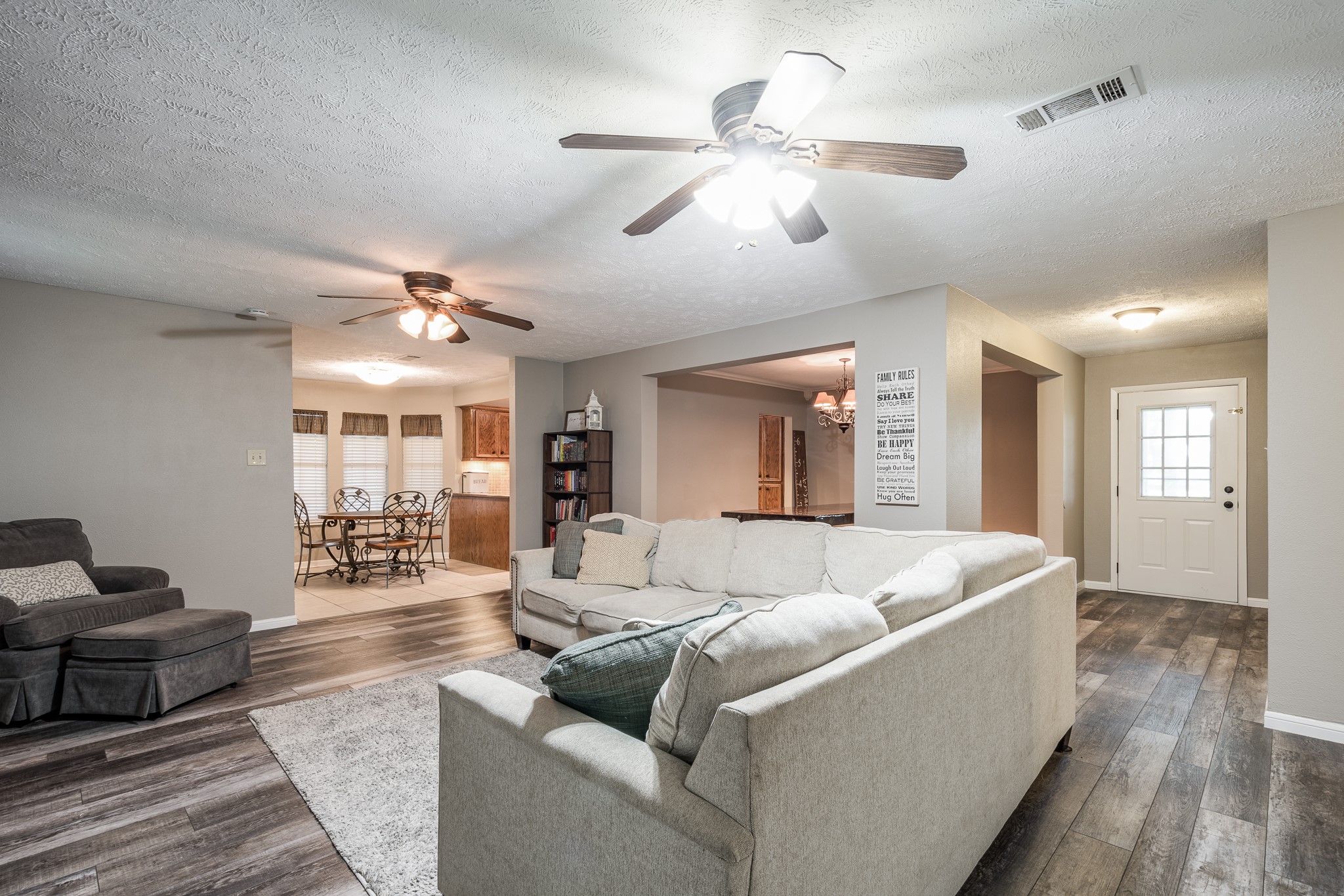 4821 Lawrence Road Baytown, TX 77523 - Photo 10 of 48