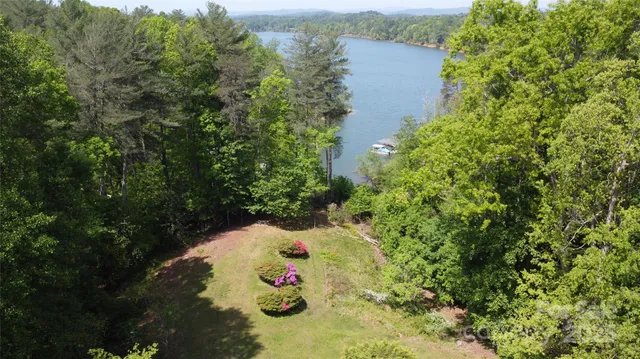 $729,900 | 240 Goshen Terrace, Wilkesboro, NC 28697