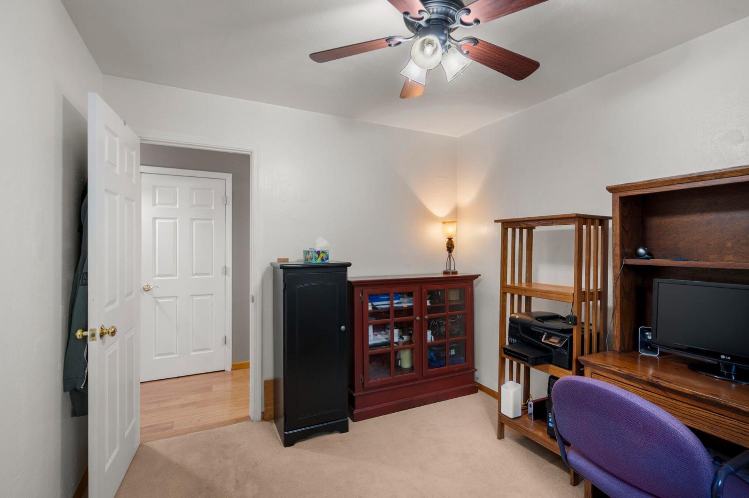 734 Utica Drive Murphys, CA 95247 - Photo 19 of 36 a view of a livingroom with furniture