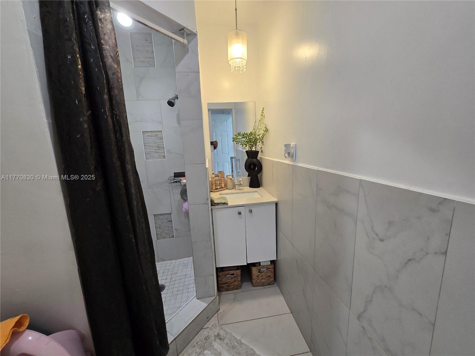 1011 Northwest 64th Street Miami, FL 33150 - Photo 23 of 48