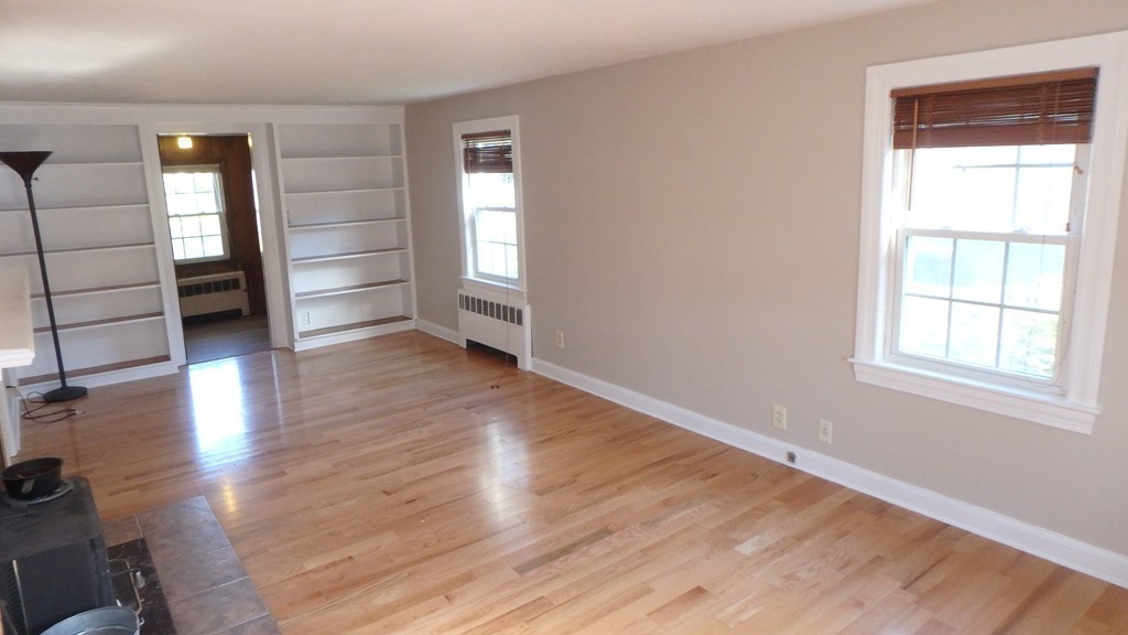 16 Valentine Road Framingham, MA 01702 - Photo 3 of 27 Gallery Image 3
