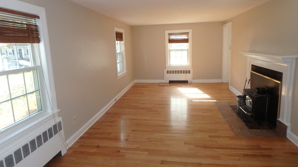 16 Valentine Road Framingham, MA 01702 - Photo 4 of 27 Gallery Image 4
