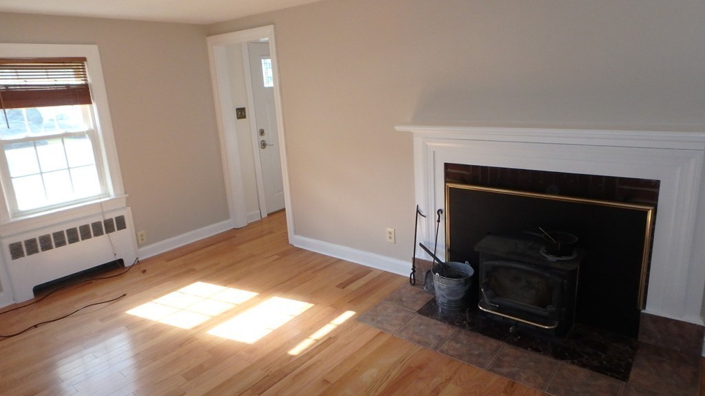 16 Valentine Road Framingham, MA 01702 - Photo 5 of 27 Gallery Image 5