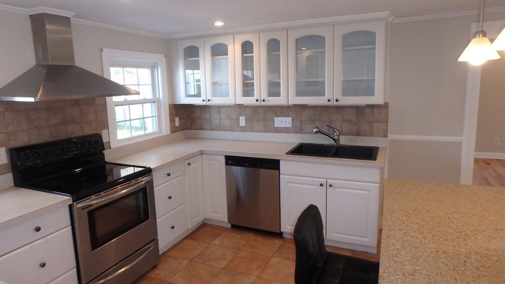 16 Valentine Road Framingham, MA 01702 - Photo 8 of 27 Gallery Image 8