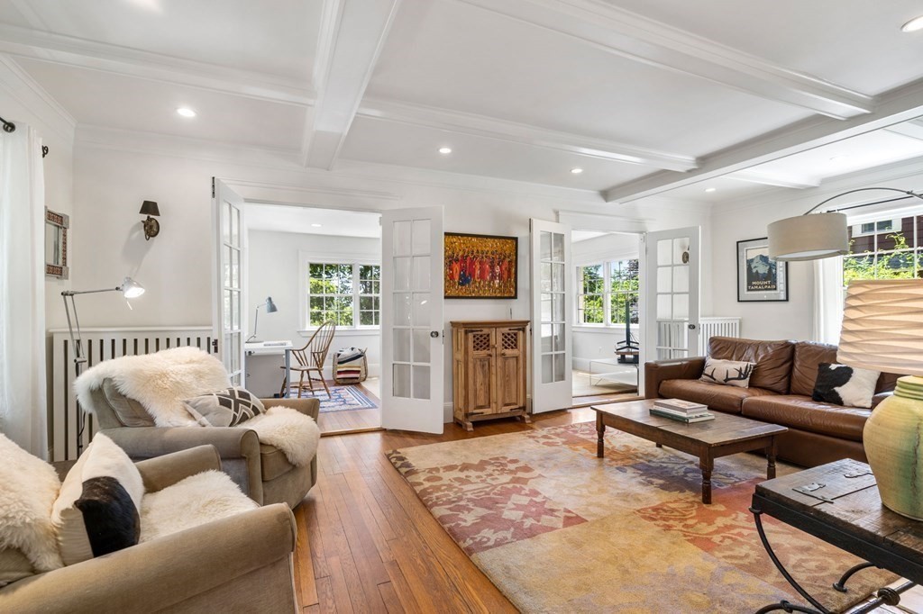 89 Townsend Road Belmont, MA 02478 - Photo 3 of 42 Gallery Image 3