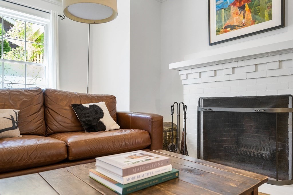 89 Townsend Road Belmont, MA 02478 - Photo 5 of 42 Gallery Image 5